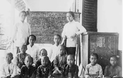 R.A. Kartini: Pelapor Emansipasi Perempuan yang Mengubah Arah Sejarah Indonesia