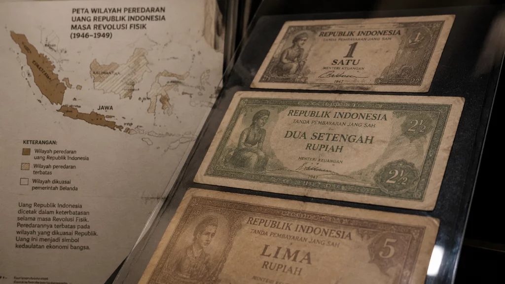 80 Tahun Rupiah Indonesia: Dari ORI Perjuangan hingga Krisis Moneter 5 80 Tahun Rupiah Indonesia: Dari ORI Perjuangan hingga Krisis Moneter